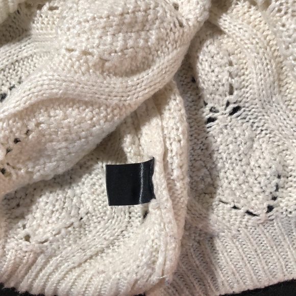 Oversized Sweater - Picture 8 of 9